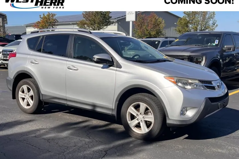 2013 Toyota RAV4 XLE photo 1