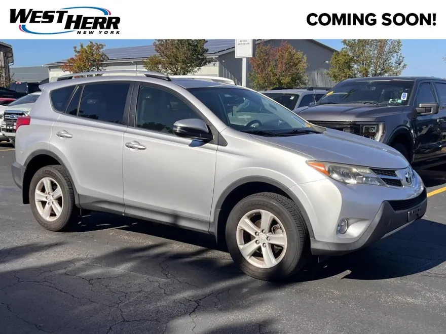 2013 Toyota RAV4 XLE photo 1