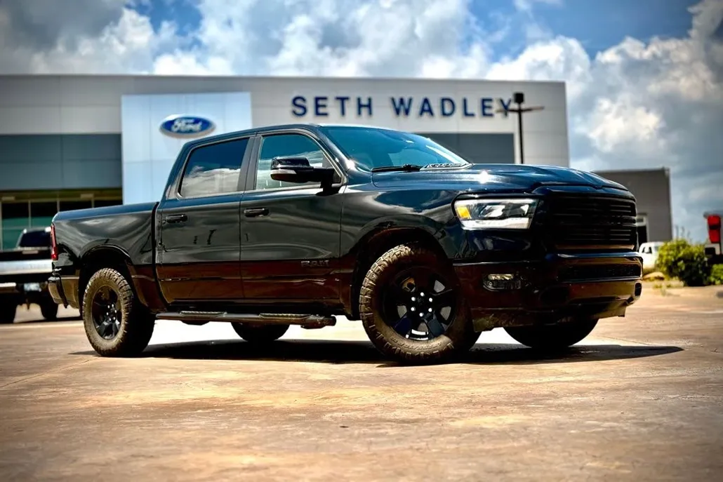 2024 Ram 1500 Laramie photo 1