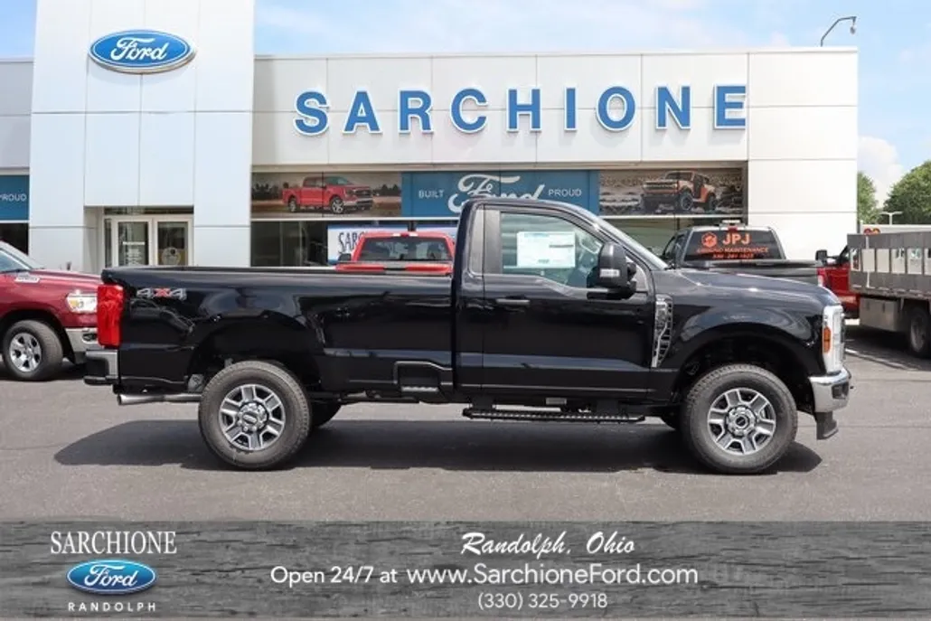 2025 Ford F-350 photo 1