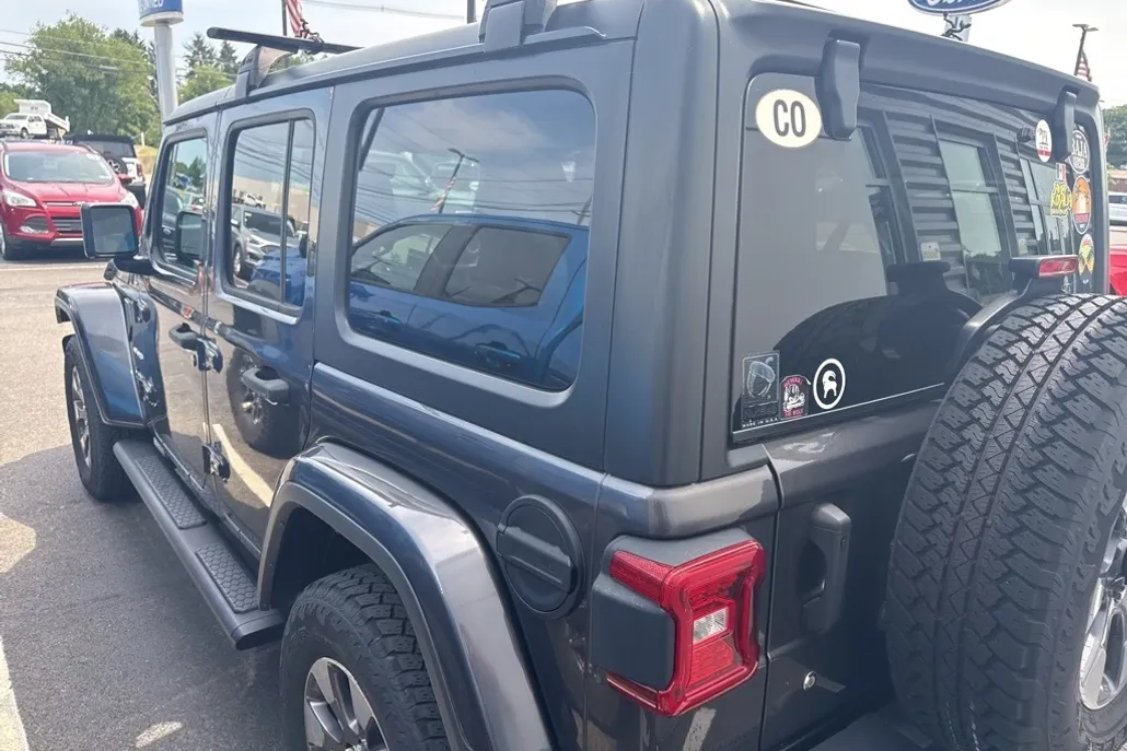 2018 Jeep Wrangler Unlimited Sahara photo 1
