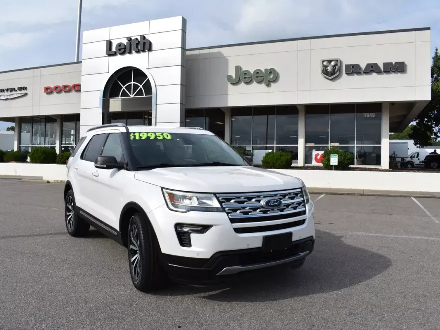 2019 Ford Explorer XLT photo 1