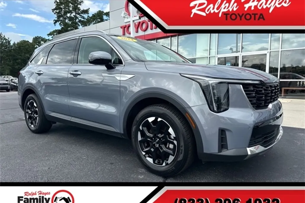 2024 Kia Sorento S photo 1