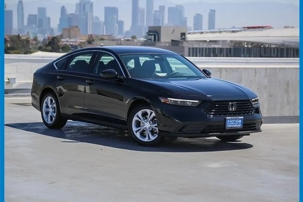 2025 Honda Accord LX photo 1