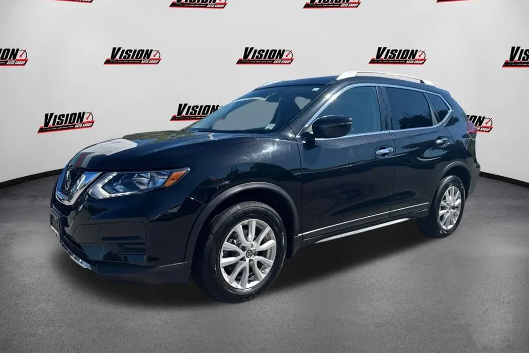 2019 Nissan Rogue SV photo 1