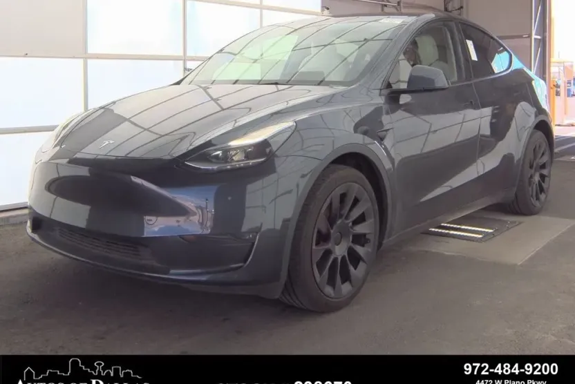 2024 Tesla Model Y Long Range photo 1