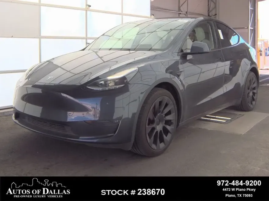 2024 Tesla Model Y Long Range photo 1