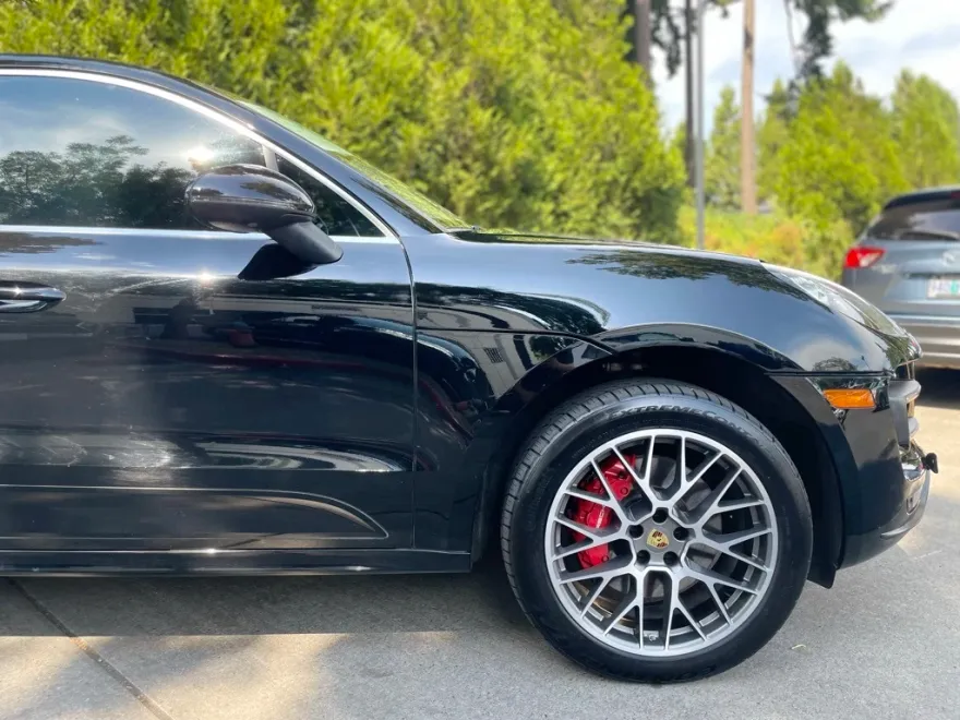 2018 Porsche Macan Turbo photo 1