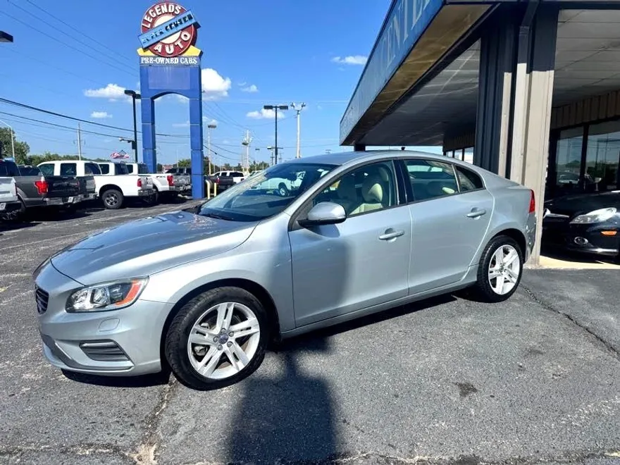 2018 Volvo S60 T5 Dynamic photo 1