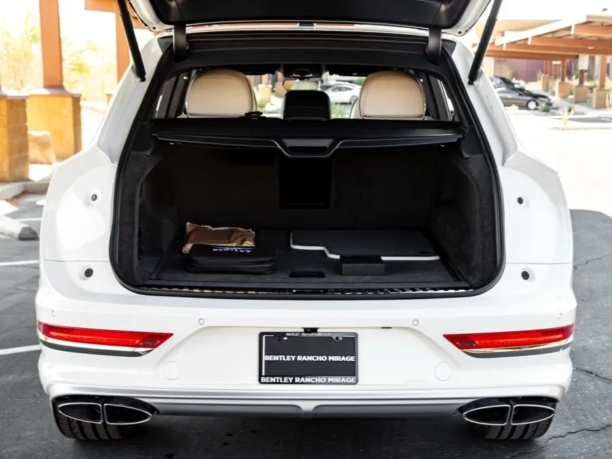 2024 Bentley Bentayga EWB Base photo 20