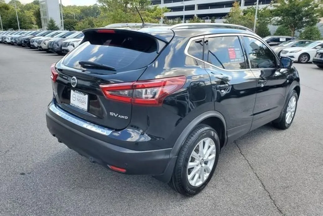 2022 Nissan Rogue Sport SV photo 1
