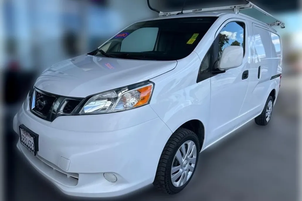 2020 Nissan NV200 SV photo 1