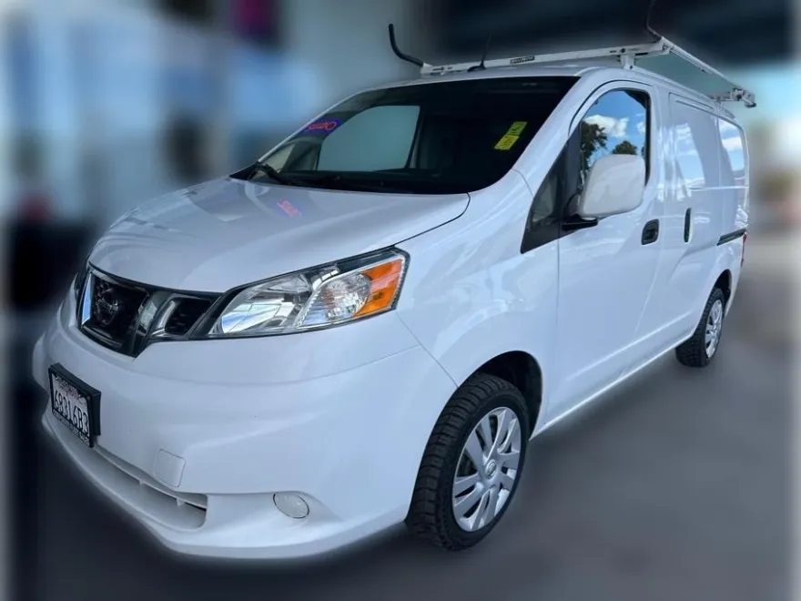 2020 Nissan NV200 SV photo 1