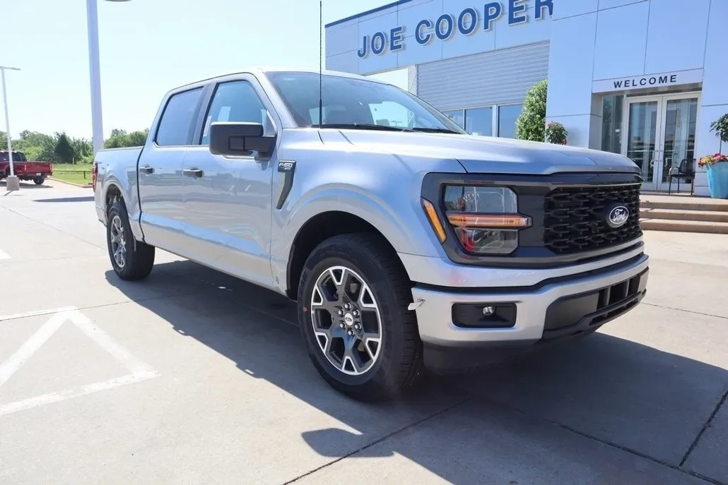 2025 Ford F-150 STX photo 1