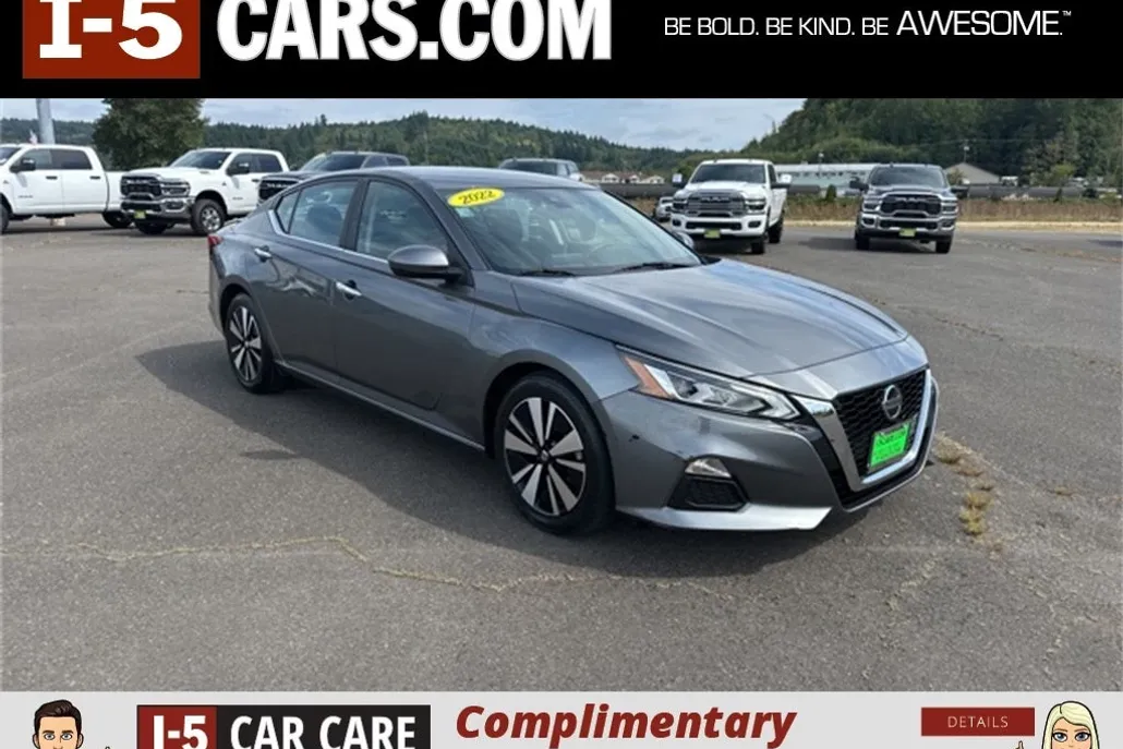 2022 Nissan Altima 2.5 SV photo 1