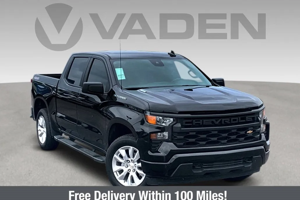 2024 Chevrolet Silverado 1500 Custom photo 1