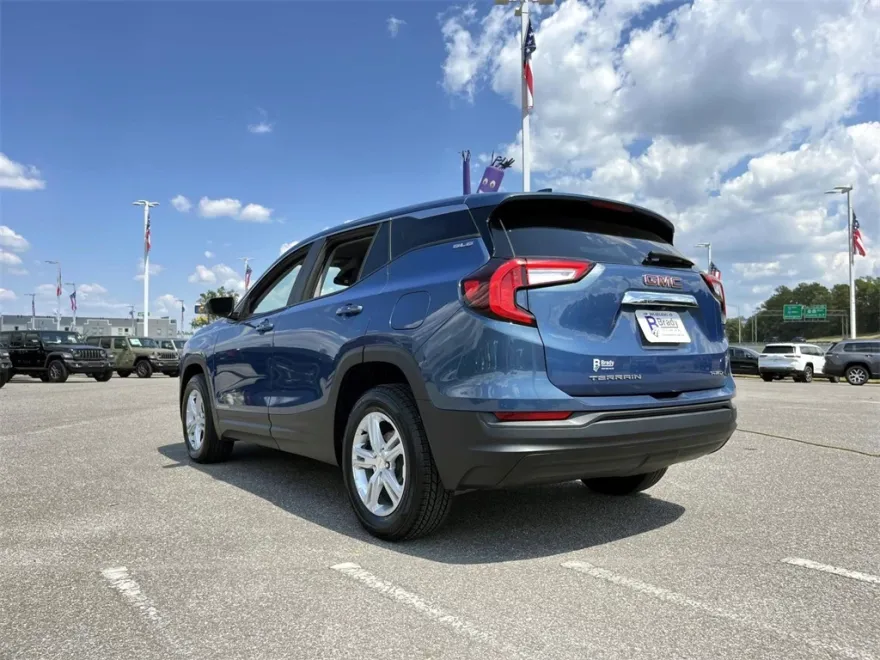 2024 Gmc Terrain SLE photo 1