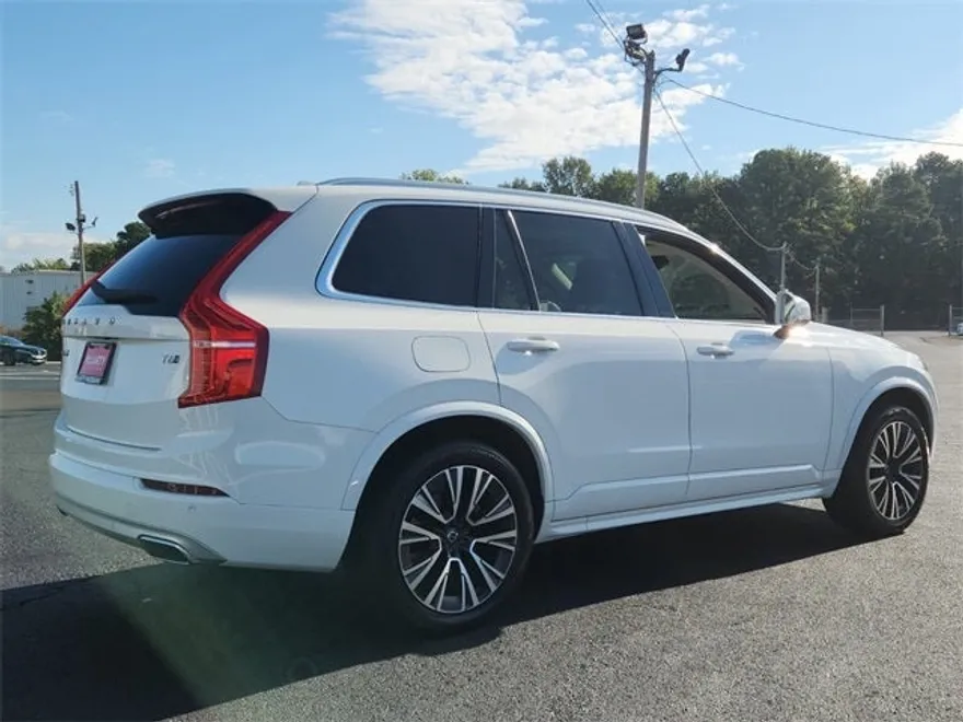 2020 Volvo XC90 T6 Momentum photo 1