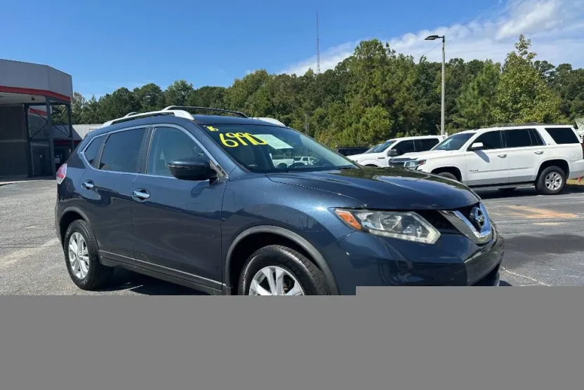 2016 Nissan Rogue SV photo 1