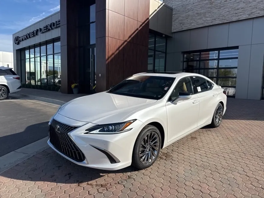 2025 Lexus ES Luxury photo 1