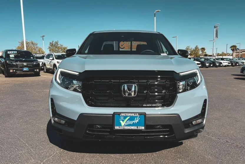 2025 Honda Ridgeline Black Edition photo 1