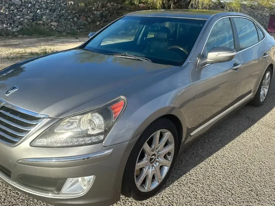2013 Hyundai Equus Ultimate photo 1