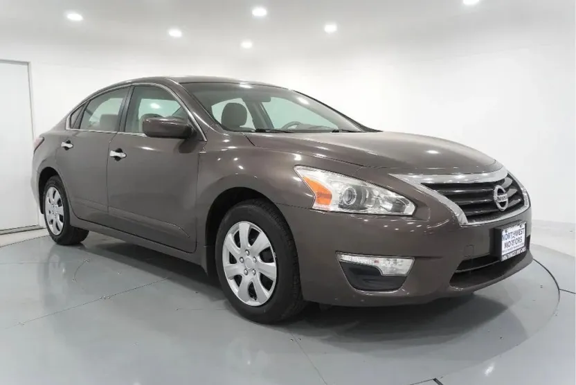 2015 Nissan Altima 2.5 photo 1
