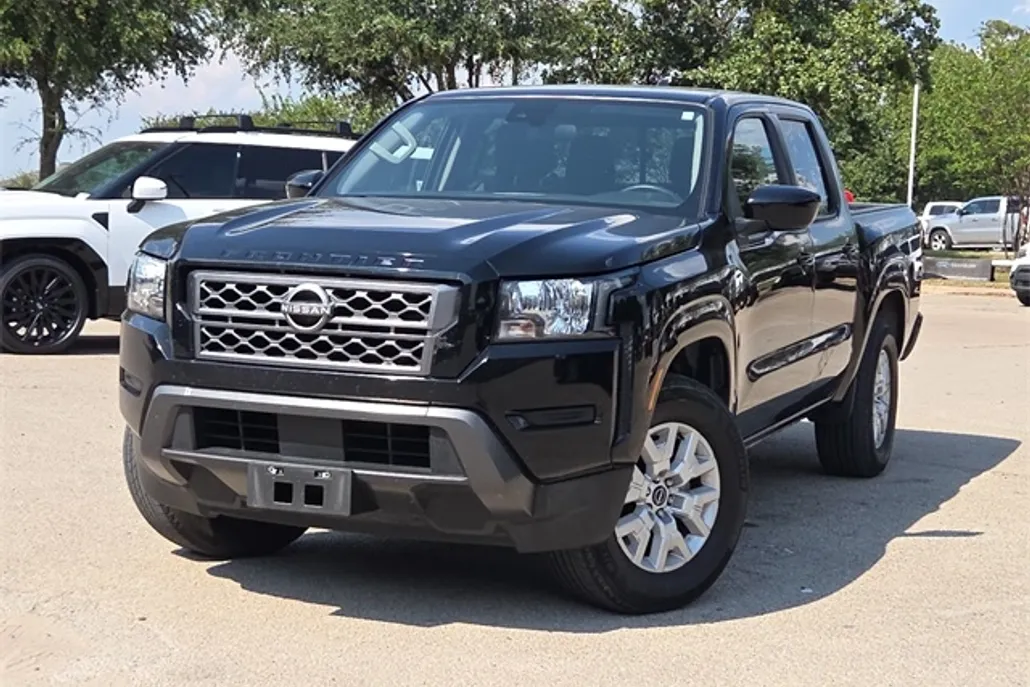 2022 Nissan Frontier SV Crew Cab photo 1
