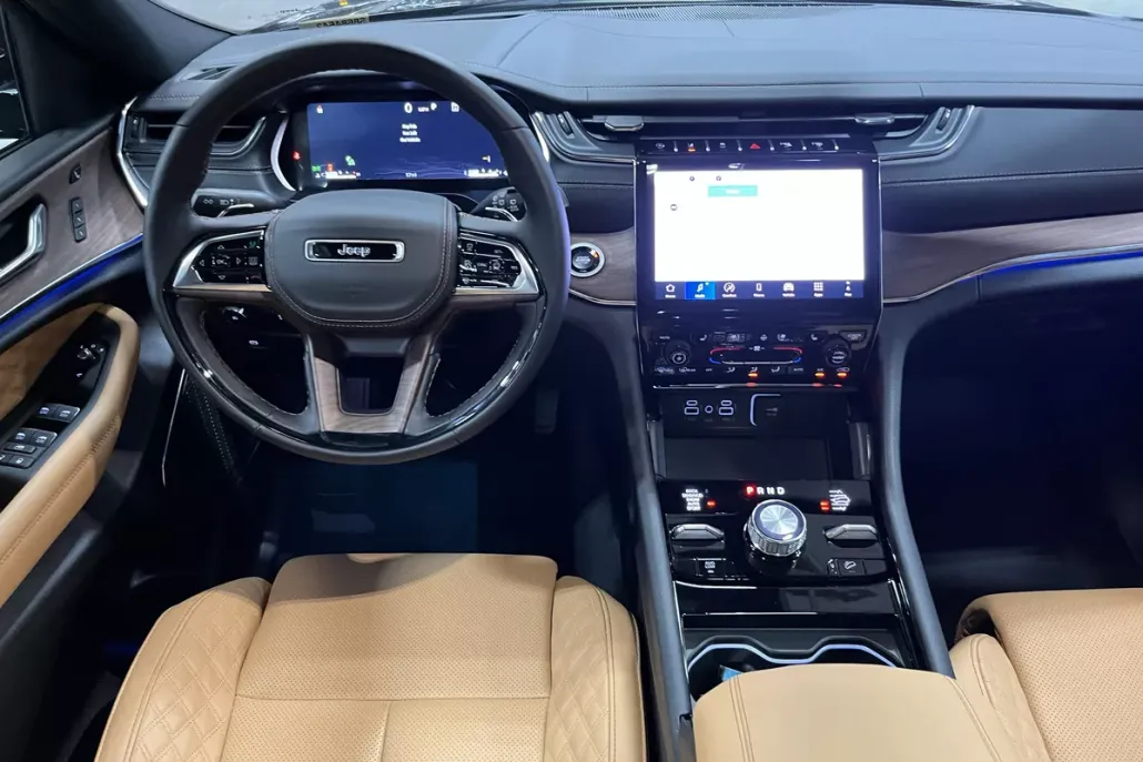 2025 Jeep Grand Cherokee Summit photo 1