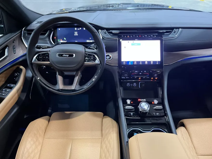 2025 Jeep Grand Cherokee Summit photo 1