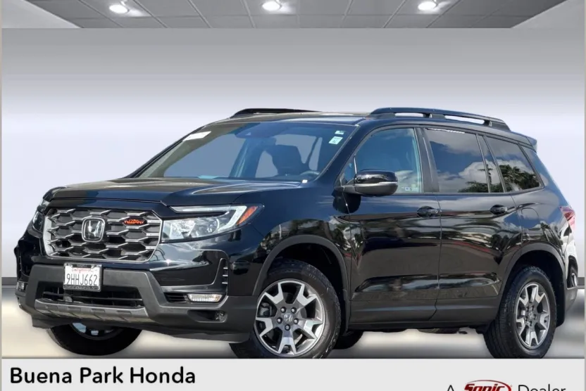 2023 Honda Passport TrailSport photo 1