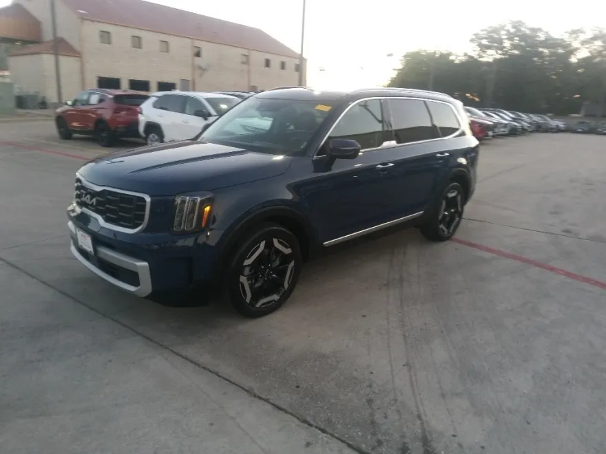 2025 Kia Telluride S photo 1