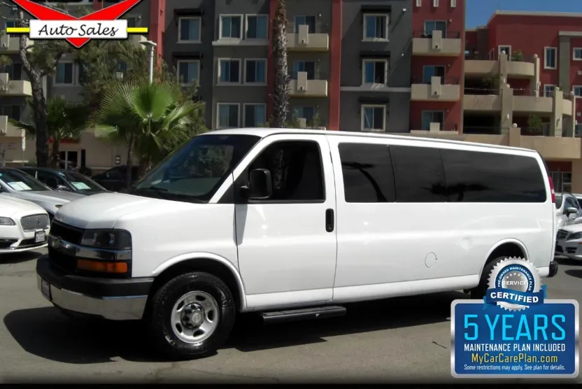 2016 Chevrolet Express Passenger 3500 photo 1