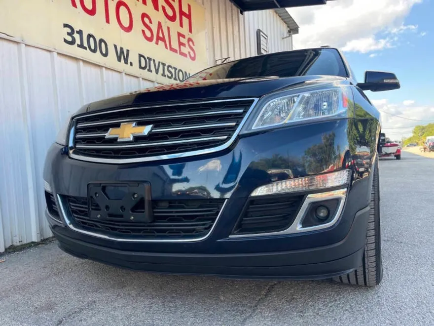 2016 Chevrolet Traverse 1LT photo 1