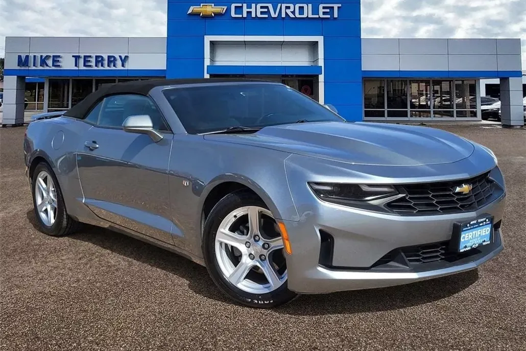 2023 Chevrolet Camaro 1LT photo 1