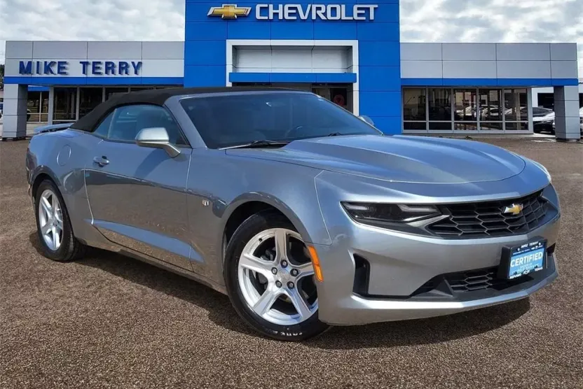 2023 Chevrolet Camaro 1LT photo 1