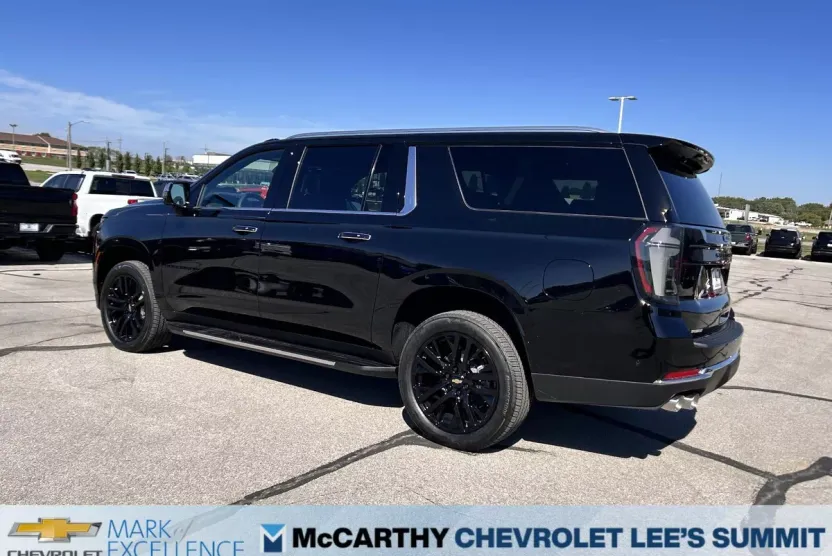 2026 Chevrolet Suburban Premier photo 1