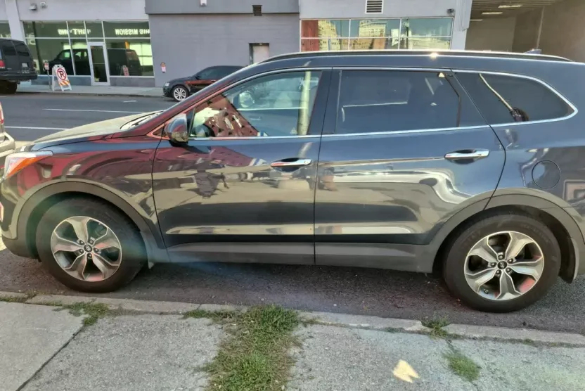 2016 Hyundai Santa Fe SE photo 1
