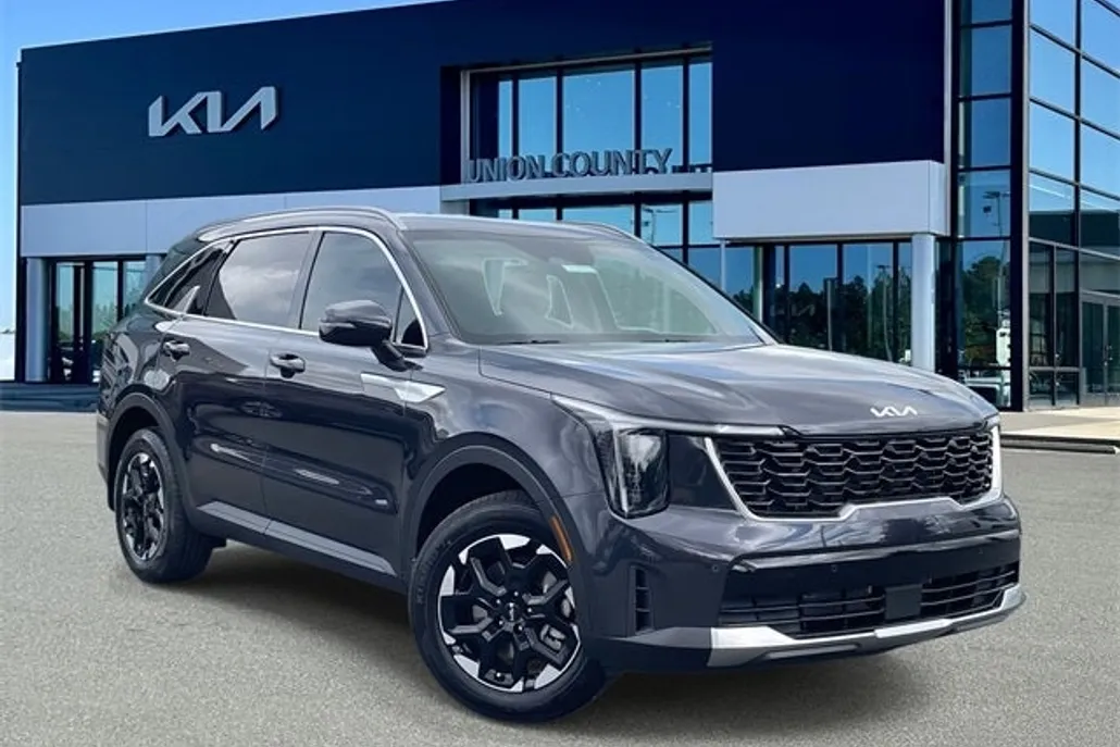 2026 Kia Sorento S photo 1