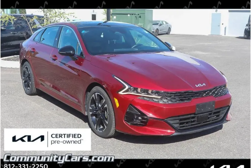 2023 Kia K5 GT-Line photo 1