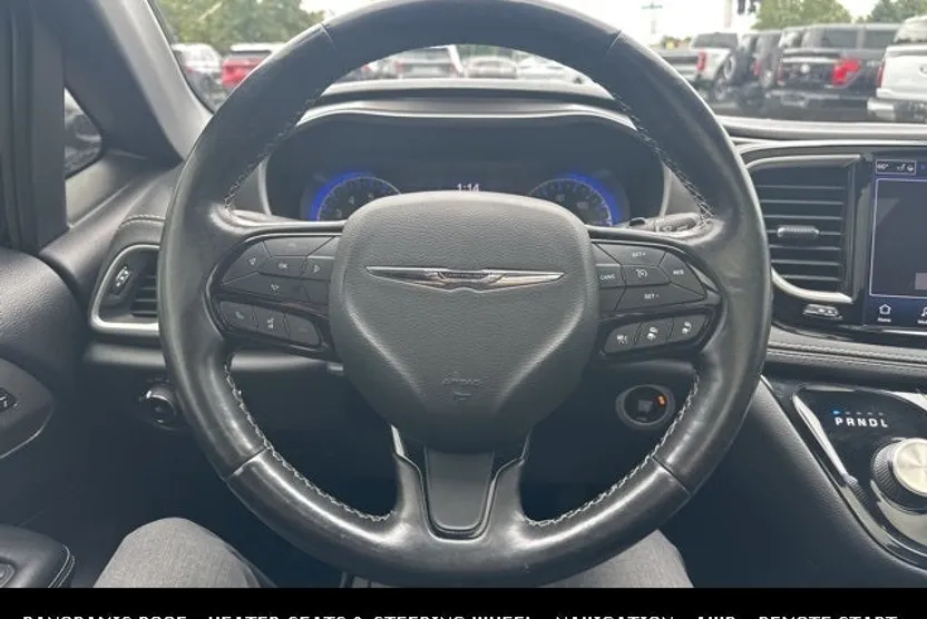 2021 Chrysler Pacifica Touring L photo 1