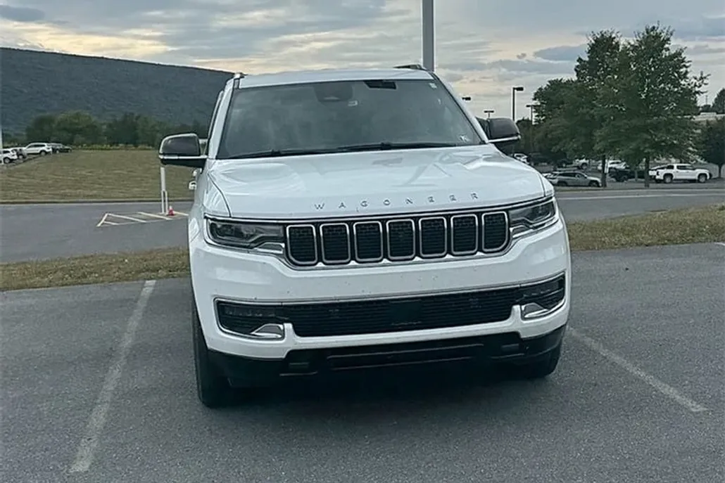 2024 Jeep Wagoneer Base photo 1