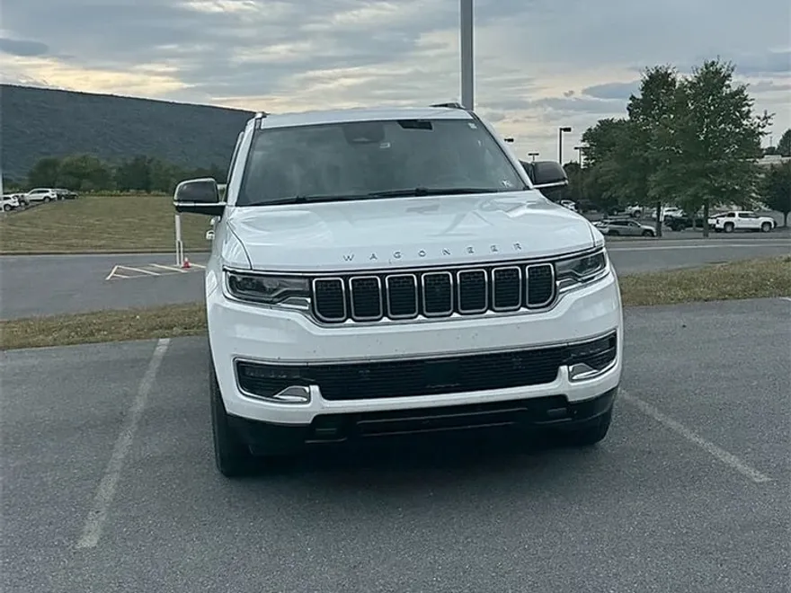 2024 Jeep Wagoneer Base photo 1