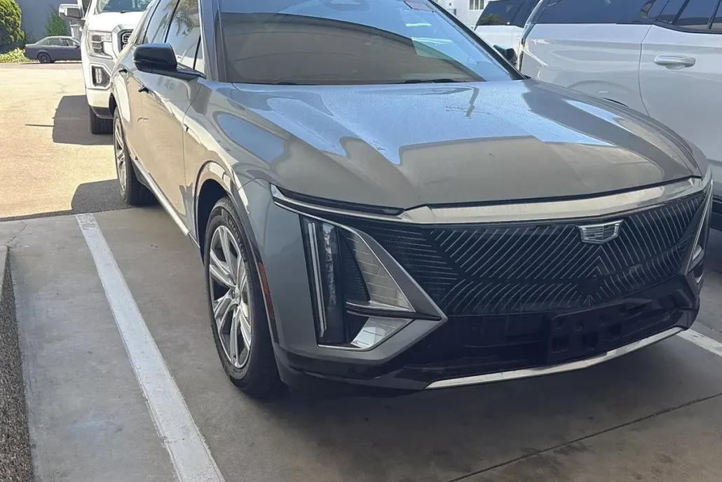 2024 Cadillac Lyriq Tech photo 1