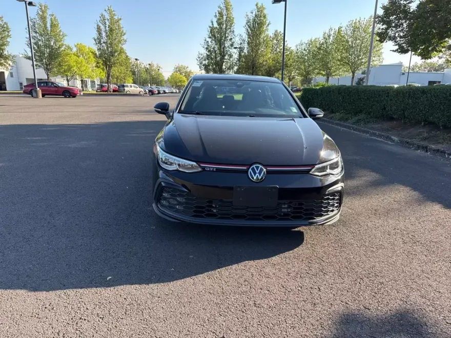 2024 Volkswagen Golf GTI SE photo 1