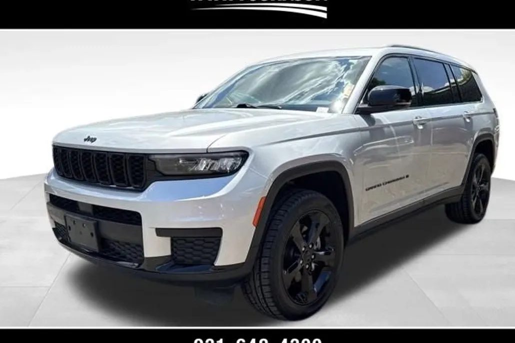 2023 Jeep Grand Cherokee Altitude photo 1