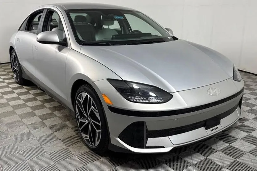2025 Hyundai Ioniq 6 SEL photo 1