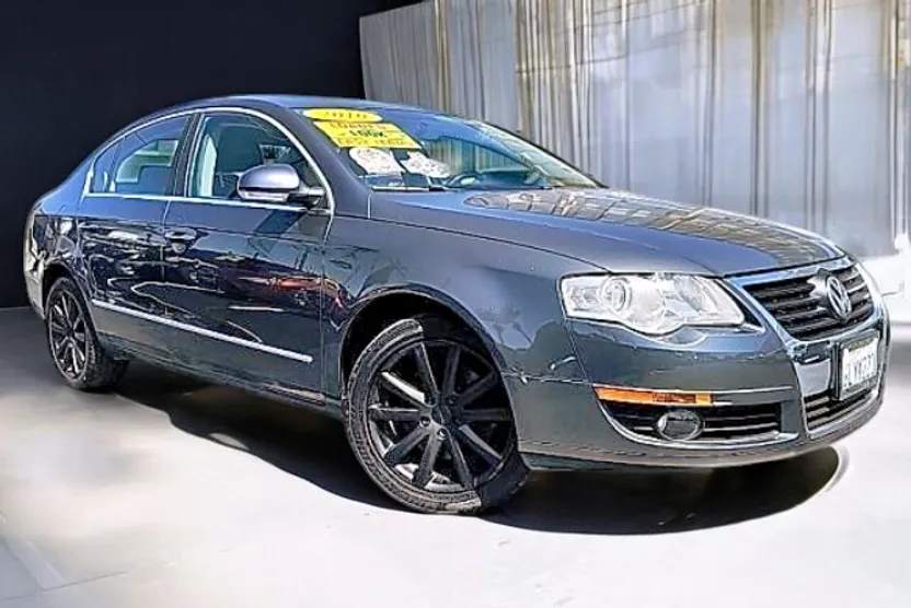 2010 Volkswagen Passat Komfort photo 1