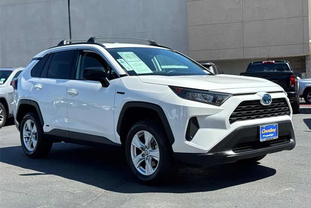 2021 Toyota RAV4 Hybrid LE photo 1