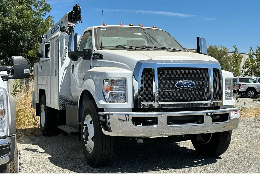 2024 Ford F-750 photo 1